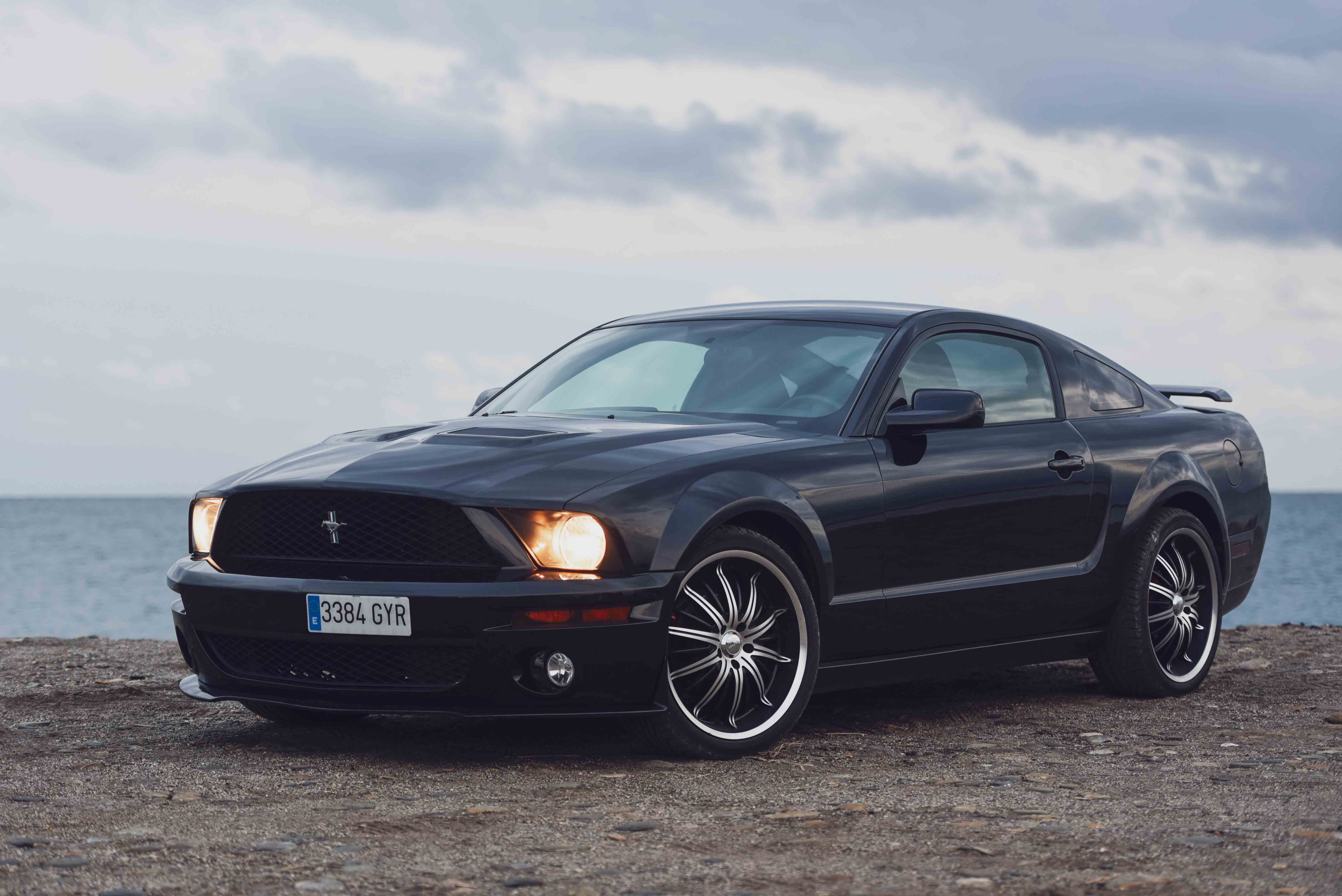 Dodge y Mustang 304